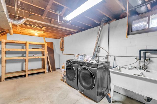 6432 Zealand Avenue N, Brooklyn Park, MN 55428