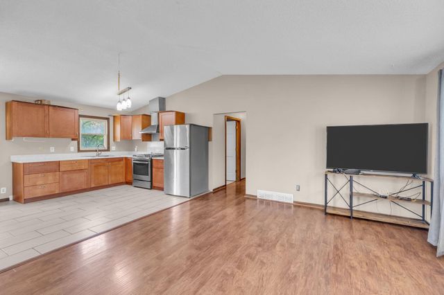 6432 Zealand Avenue N, Brooklyn Park, MN 55428