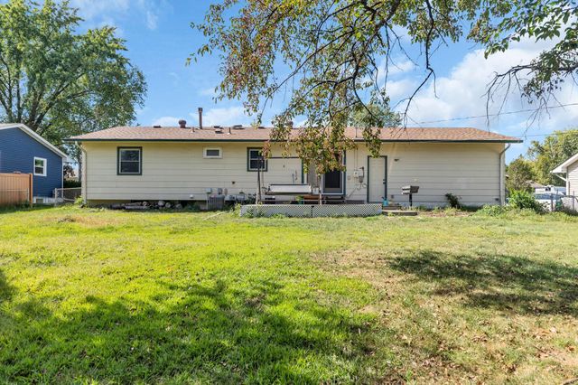 6432 Zealand Avenue N, Brooklyn Park, MN 55428