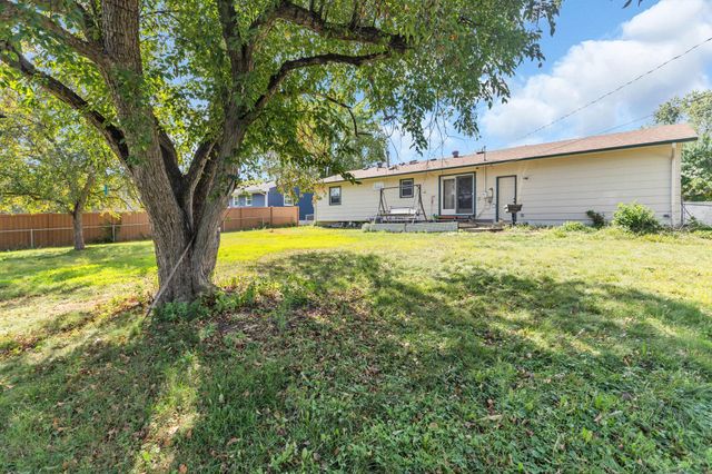6432 Zealand Avenue N, Brooklyn Park, MN 55428