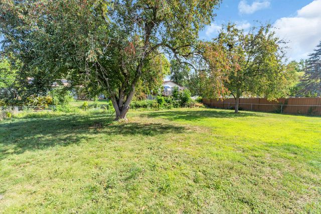 6432 Zealand Avenue N, Brooklyn Park, MN 55428