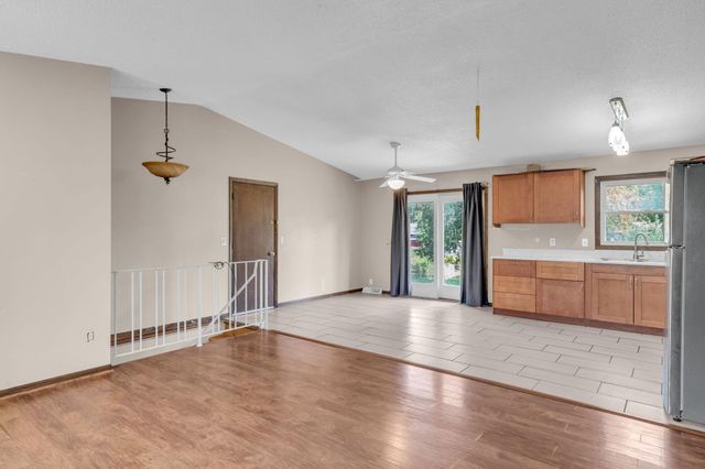 6432 Zealand Avenue N, Brooklyn Park, MN 55428