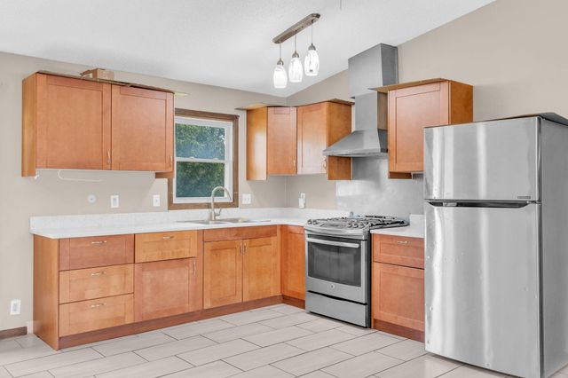 6432 Zealand Avenue N, Brooklyn Park, MN 55428