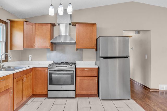 6432 Zealand Avenue N, Brooklyn Park, MN 55428