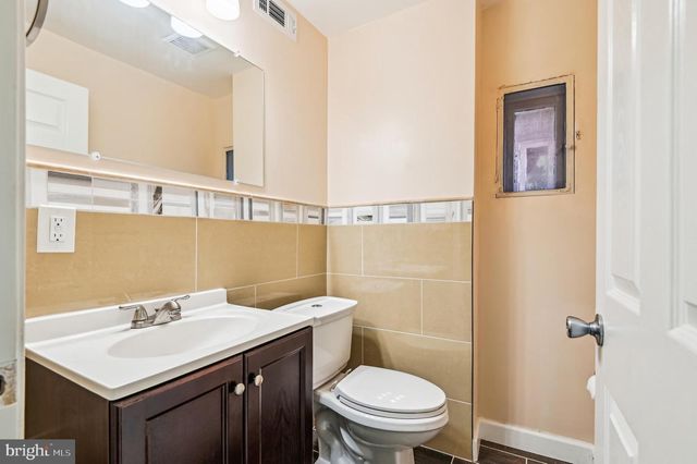 19 N HILTON ST, Baltimore, MD 21229