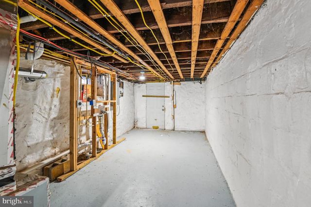 19 N HILTON ST, Baltimore, MD 21229