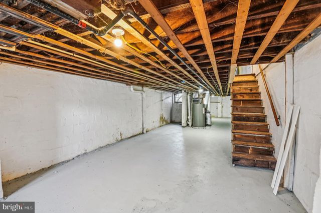 19 N HILTON ST, Baltimore, MD 21229