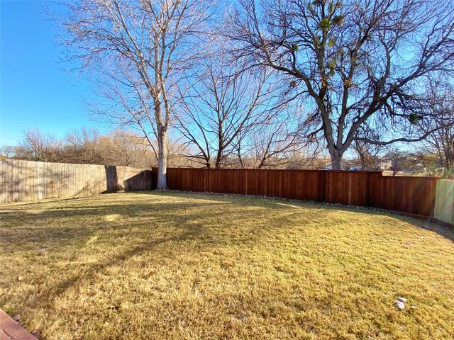 5511 Green Ivy Road, Denton, TX 76210