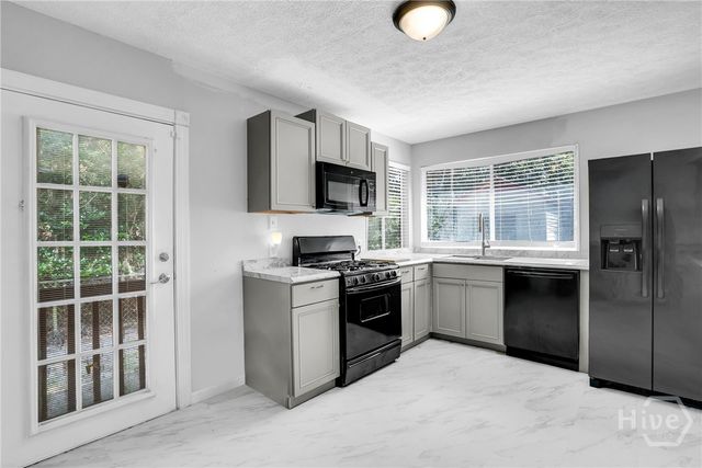 37 E Welwood Drive, Savannah, GA 31419