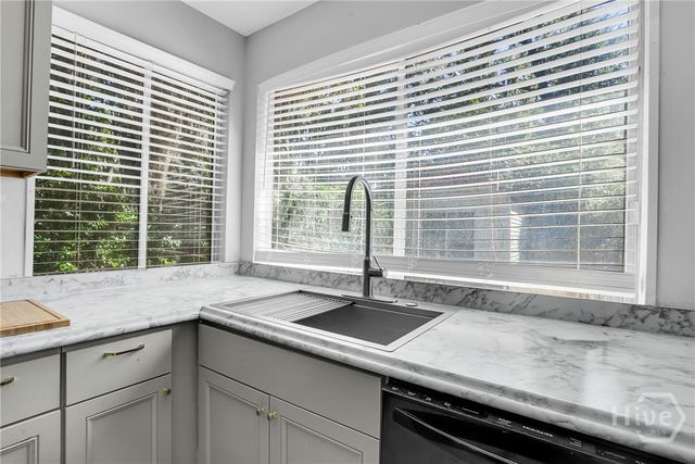 37 E Welwood Drive, Savannah, GA 31419