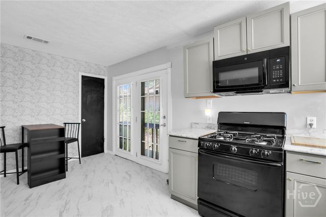 37 E Welwood Drive, Savannah, GA 31419