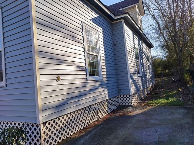 209 Gordon Avenue, Calhoun, GA 30701