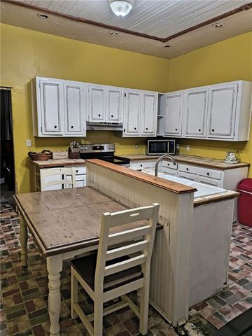 209 Gordon Avenue, Calhoun, GA 30701