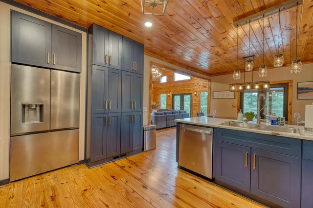 514 Browns Cove Road, Blue Ridge, GA 30513