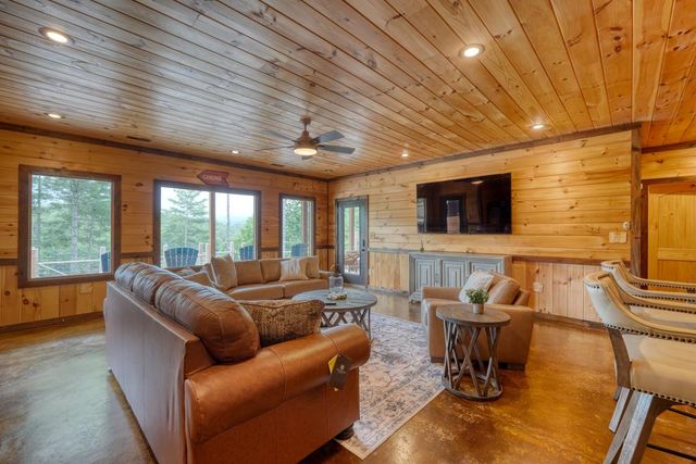 514 Browns Cove Road, Blue Ridge, GA 30513