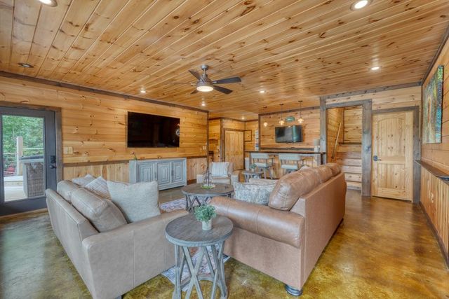 514 Browns Cove Road, Blue Ridge, GA 30513