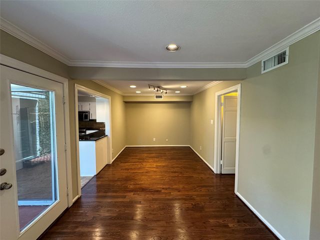 10220 Memorial Drive L155, Houston, TX 77024