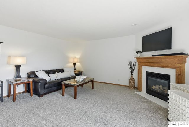 12420 S 218th Avenue, Gretna, NE 68028