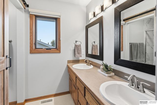 12420 S 218th Avenue, Gretna, NE 68028
