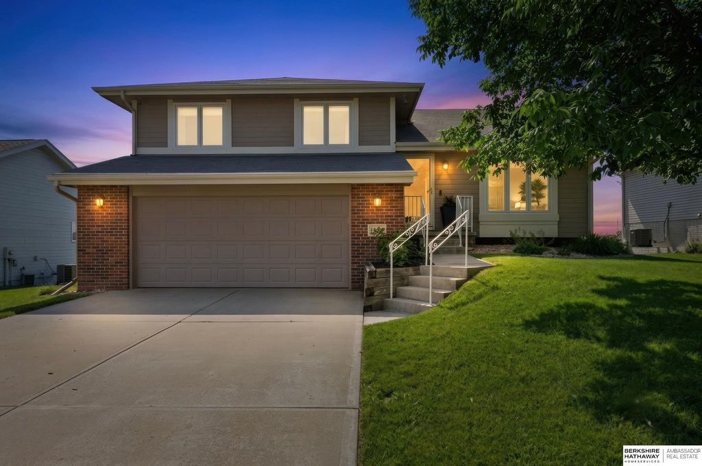 12420 S 218th Avenue, Gretna, NE 68028
