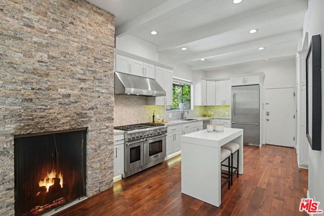 2411 Benedict Canyon Drive, Beverly Hills, CA 90210