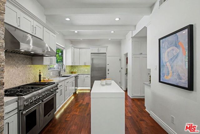 2411 Benedict Canyon Drive, Beverly Hills, CA 90210