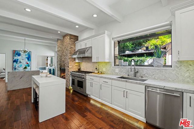 2411 Benedict Canyon Drive, Beverly Hills, CA 90210