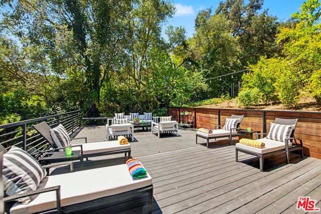 2411 Benedict Canyon Drive, Beverly Hills, CA 90210