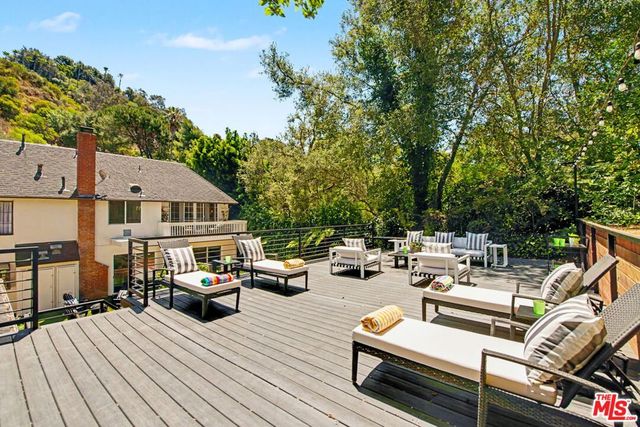 2411 Benedict Canyon Drive, Beverly Hills, CA 90210