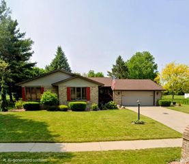 827 Foxbriar Lane, Goshen, IN 46526