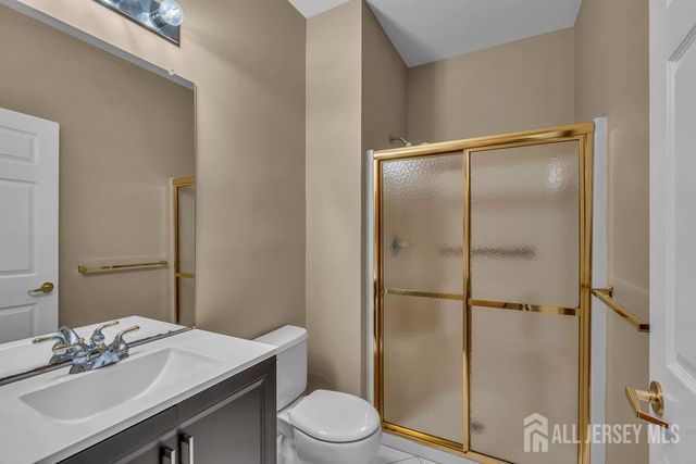 22 Forest Lane, Monroe, NJ 08831