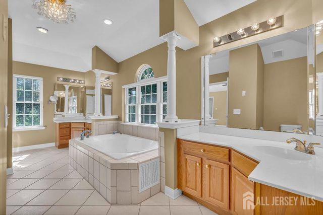 22 Forest Lane, Monroe, NJ 08831