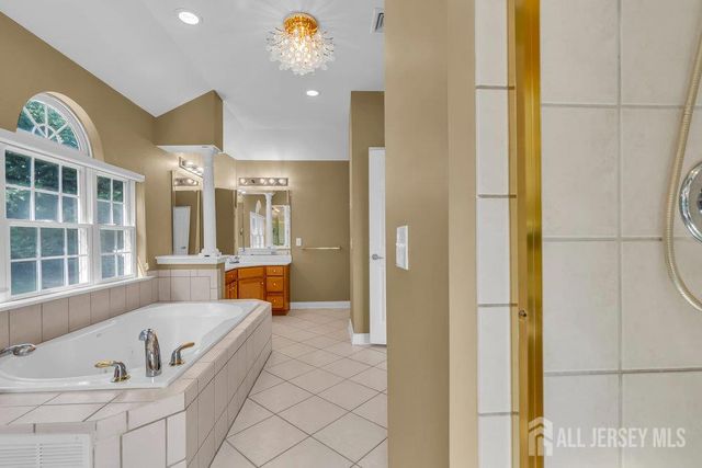 22 Forest Lane, Monroe, NJ 08831