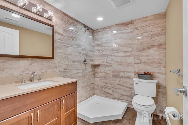 22 Forest Lane, Monroe, NJ 08831