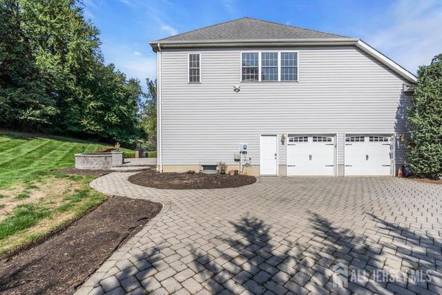 22 Forest Lane, Monroe, NJ 08831
