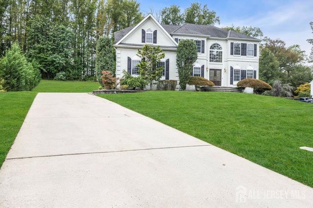 22 Forest Lane, Monroe, NJ 08831