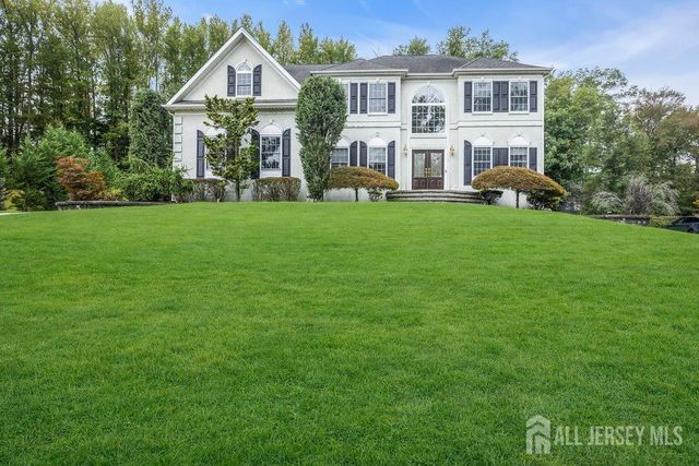 22 Forest Lane, Monroe, NJ 08831