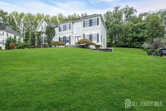 22 Forest Lane, Monroe, NJ 08831