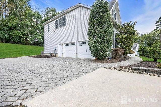 22 Forest Lane, Monroe, NJ 08831