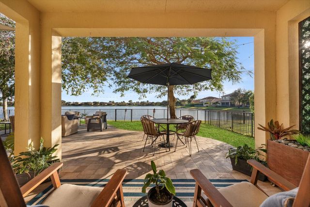 10712 Willow Oak Court, Wellington, FL 33414