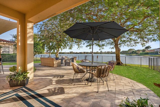 10712 Willow Oak Court, Wellington, FL 33414