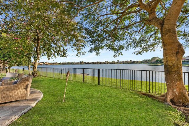 10712 Willow Oak Court, Wellington, FL 33414