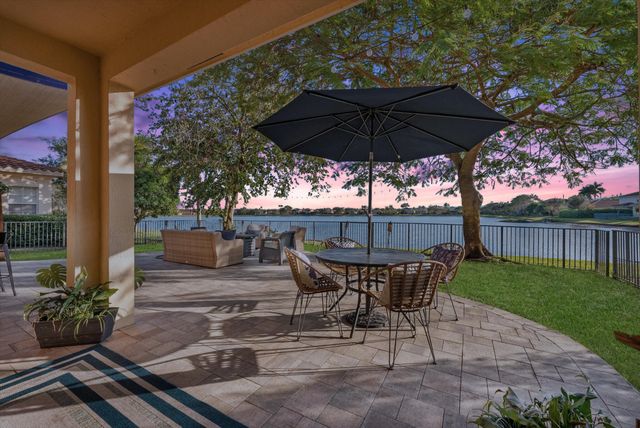 10712 Willow Oak Court, Wellington, FL 33414