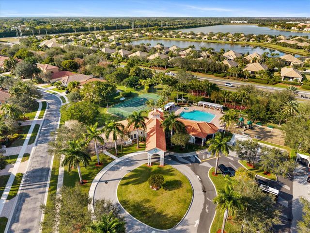 10712 Willow Oak Court, Wellington, FL 33414