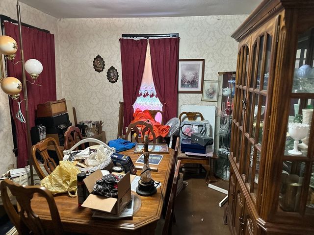 20 Hawthorne St, Springfield, MA 01105