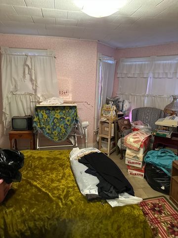 20 Hawthorne St, Springfield, MA 01105