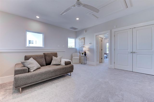 5126 Rosslyn Road, Houston, TX 77018