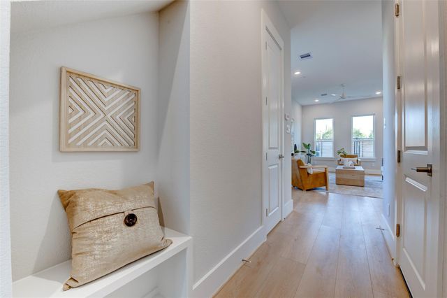 5126 Rosslyn Road, Houston, TX 77018