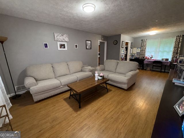 121 E Richardson Street, Oxford, GA 30054