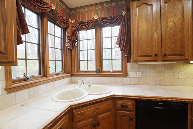 1506 Golfside Court, Flushing, MI 48433